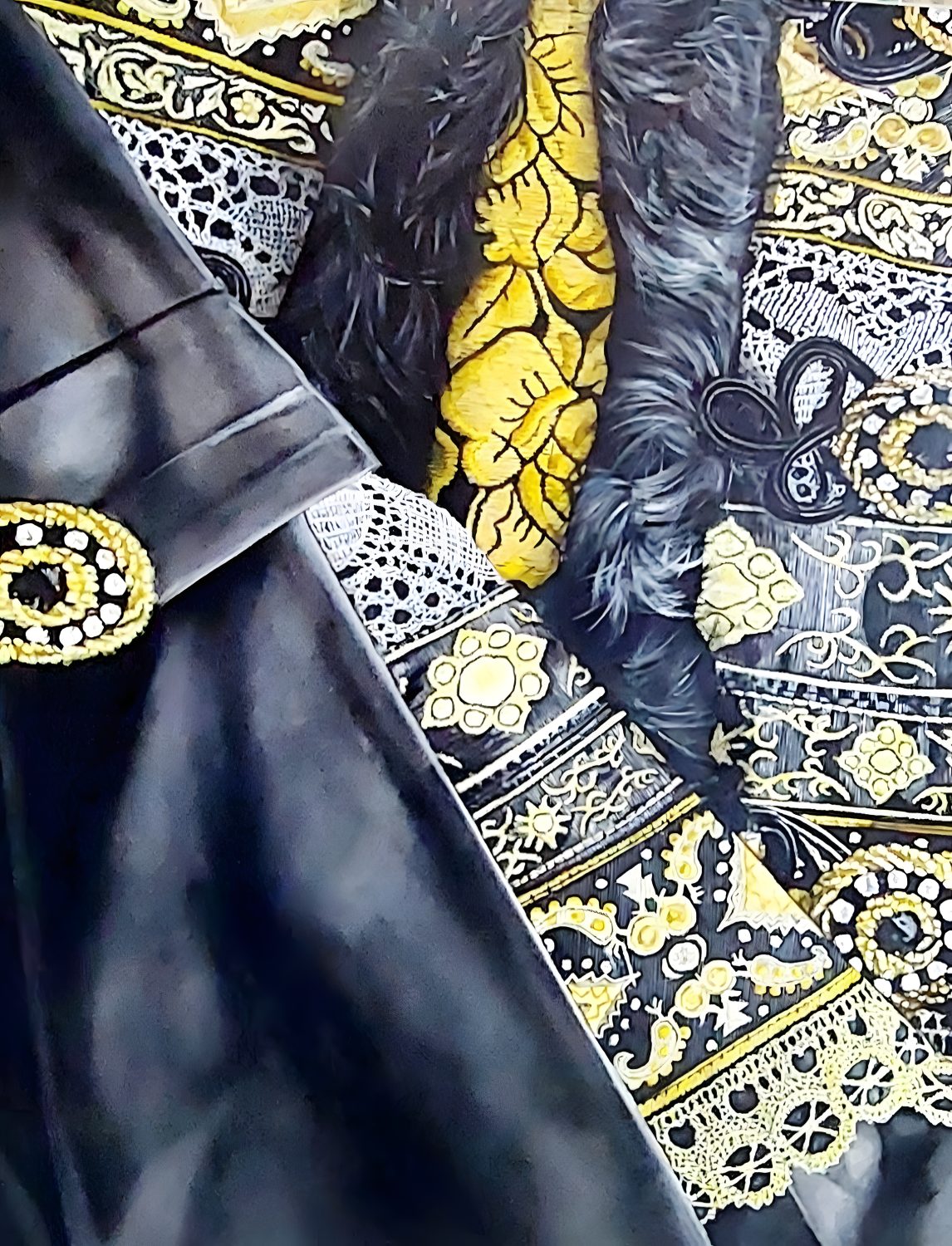 Óleo que amplía un detalle del traje: bordados en oro y lazos negros.